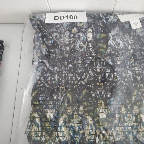 J Jill Womens Smocked Geometric Blouse Size XL Long Sleeve Keyhole Art To Wear - Picture 9 of 9